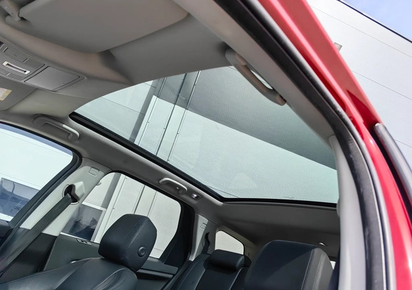 Land Rover Discovery Sport cena 76900 przebieg: 114000, rok produkcji 2015 z Łobżenica małe 742